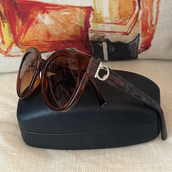 SALVATORE FERRAGAMO SUNGLASSES⭐️NEW W/DUST BAG & CASE⭐️ALWAYS AUTHENTIC⭐️HAUTE